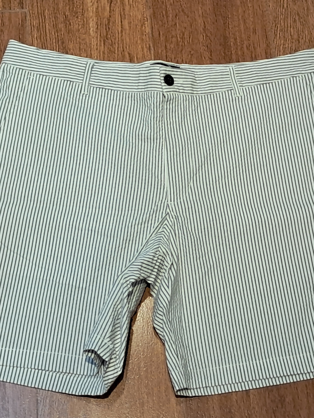 Ben Sherman Men's Seersucker Stripe Shorts - White and Gray